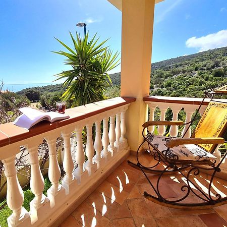 Vista Mare E Montagna Apartamento Cala Gonone Exterior foto
